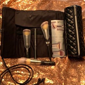“It” Cosmetics Brush Roll Makeup Bag brush set